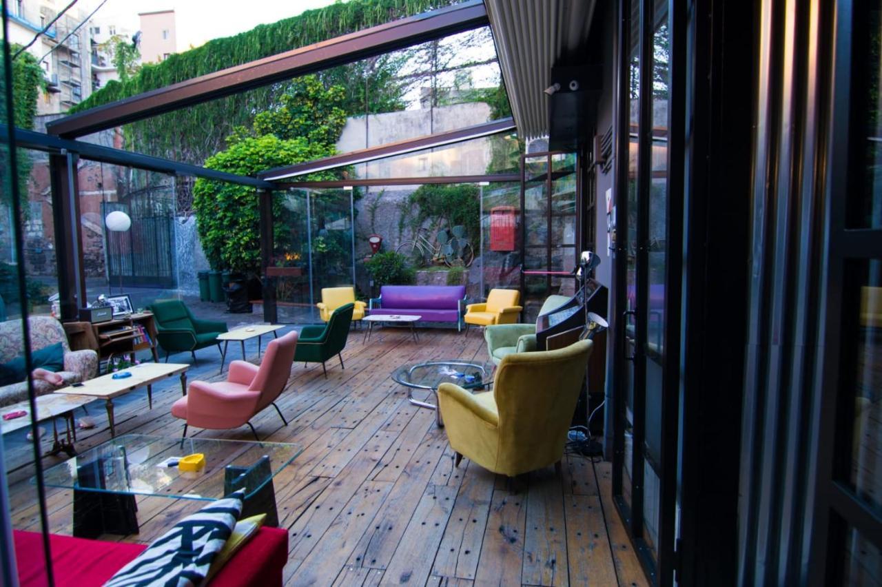 The Yard Hostel CTA Exterior photo