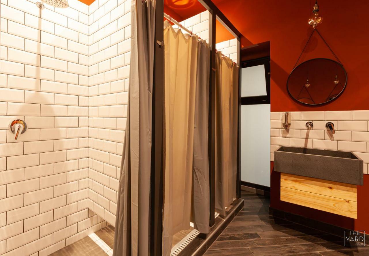 The Yard Hostel CTA Exterior photo